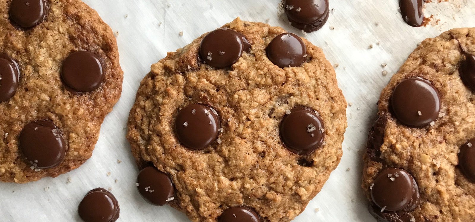 Chewy Superfood Oatmeal Chocolate Chip Cookies