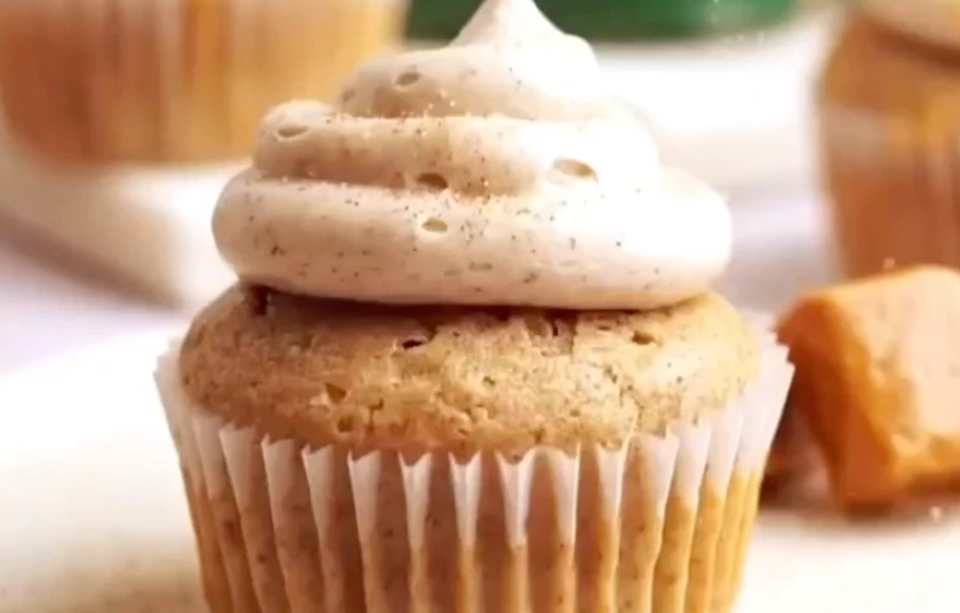 GLUTEN FREE CINNAMON CHURRO CUPCAKES