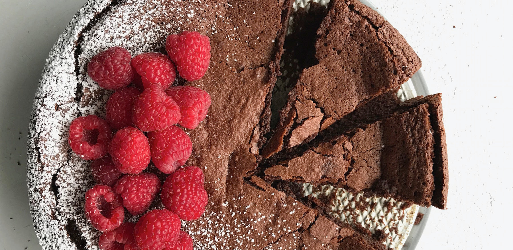 Happy Day Flourless Chocolate Cake